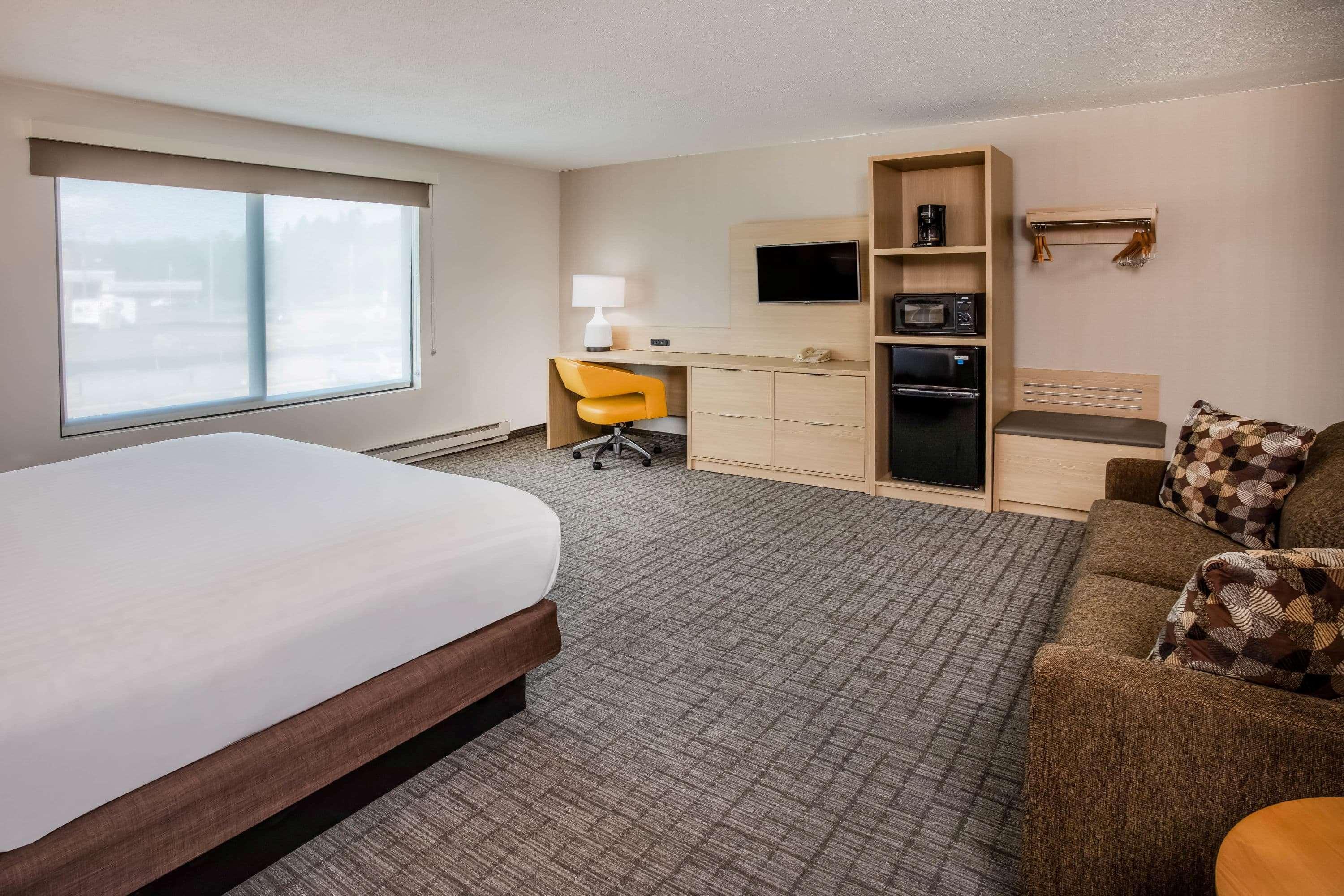 Days Inn & Suites By Wyndham Duluth By The Mall Exterior photo